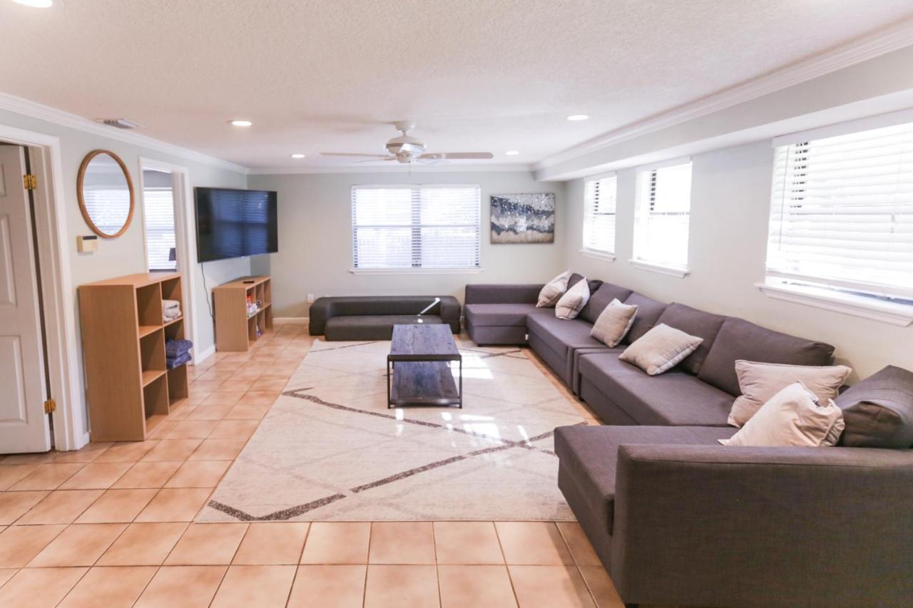 Pool & Hot Tub Home W Game Room! 1 Mile To Beach! شاطئ جاكسونفيل المظهر الخارجي الصورة